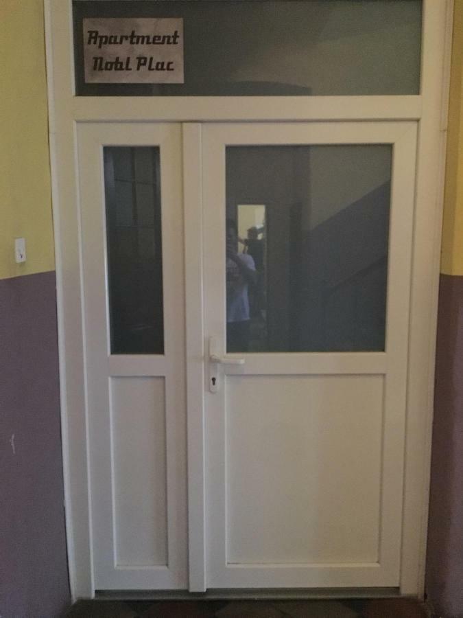 Apartment Nobl Plac Целе Экстерьер фото