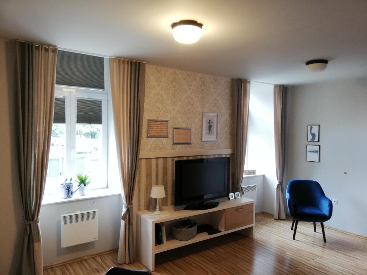 Apartment Nobl Plac Целе Экстерьер фото