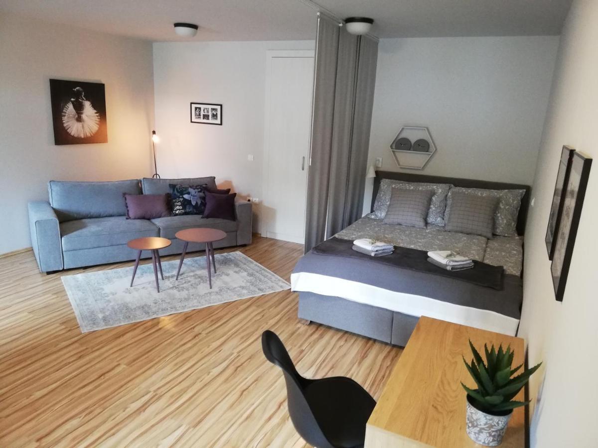 Apartment Nobl Plac Целе Экстерьер фото